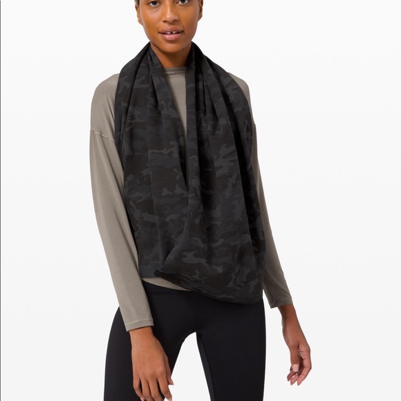 Lululemon Vinyasa Scarf - Picture 4 of 6
